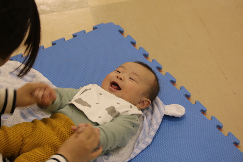 「ふれあい」ベビーマッサージでママと赤ちゃんの絆を深めよう!!